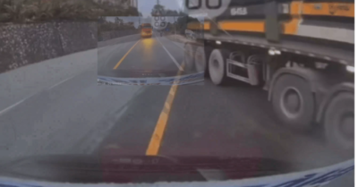 Lái xe kiểu “tự sát”, tài xế ô tô đầu kéo bị xử phạt 5 triệu đồng