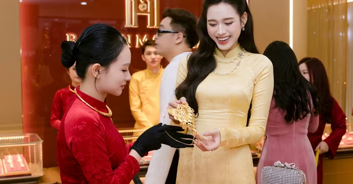 Giá vàng hôm nay (10-1): Thị trường đảo chiều tăng mạnh