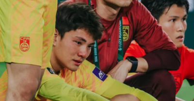 Khoảnh khắc rơi nước mắt của thủ môn Li Hao lan truyền khắp mạng xã hội Trung Quốc