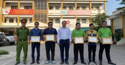 Cởi áo làm mặt nạ, lao vào biển lửa cứu người khi cháy chung cư ở TPHCM