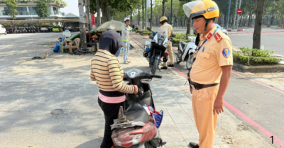 TP Hồ Chí Minh xử lý gần 100 xe máy đi vào làn đường xe đạp Mai Chí Thọ