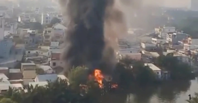 Lửa thiêu rụi dãy nhà dân gần chợ Bình Trưng, TP.HCM