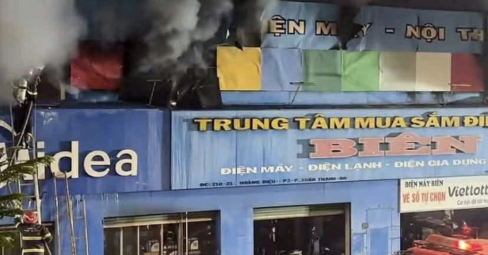 Cháy trung tâm mua sắm điện máy ở Đồng Nai, 2 mẹ con tử vong thương tâm