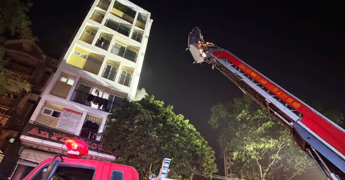 người mắc kẹt. Lực lượng chức năng kịp thời cứu nạn, tạm giữ người nghi liên quan