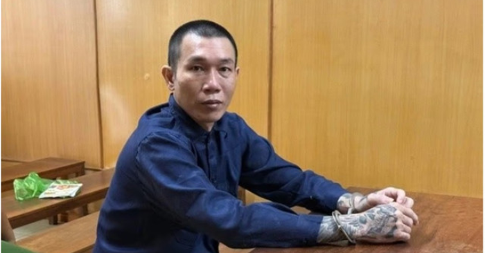 Chỉ vì một lời nhắc nhở khi chờ đèn đỏ giữa trưa, đã leo thang thành vụ truy sát nguy hiểm giữa phố. Hành vi không kiềm chế, khiến bị cáo Trương Nguyên Tài phải trả giá bằng bản án 13 năm tù giam về tội giết ngườ