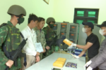Bắt giữ hai đối tượng vận chuyển 30.000 viên ma túy và nước vui qua biên giới Sơn La