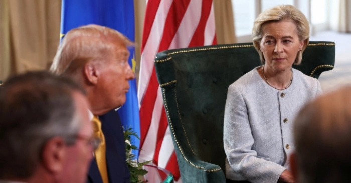 Châu Âu hoãn phê chuẩn thỏa thuận thương mại với Mỹ vì căng thẳng Greenland