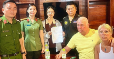 Phú Quốc: Đội phản ứng nhanh giúp du khách Anh lấy lại 290 triệu đồng bị thu nhầm