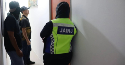 Bị bắt vì vào khách sạn với vợ cũ