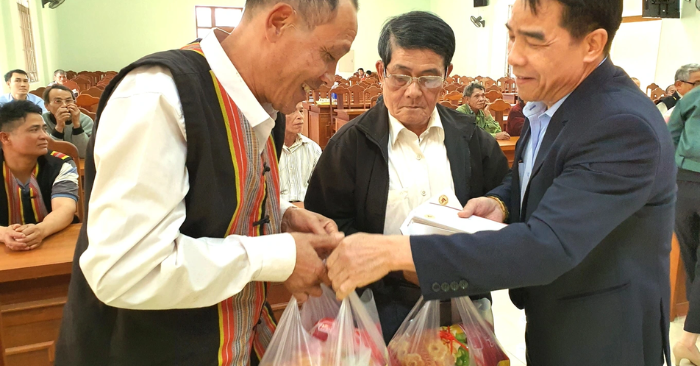 Người cao tuổi được chúc thọ 1,5 triệu đồng tại Đà Nẵng