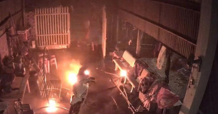 Tây Ninh nghi tưới xăng phóng hỏa khiến hai người nguy kịch