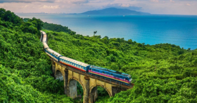 Giá vé tàu Tết đắt ngang máy bay vẫn sớm “cháy vé”