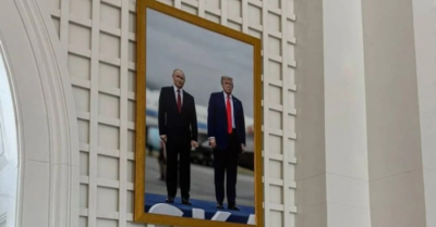 Nhà Trắng trưng bày ảnh Donald Trump hội kiến Vladimir Putin