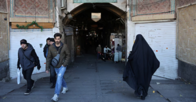 Iran rung chuyển bởi biểu tình phản đối lạm phát, ít nhất 16 người thiệt mạng