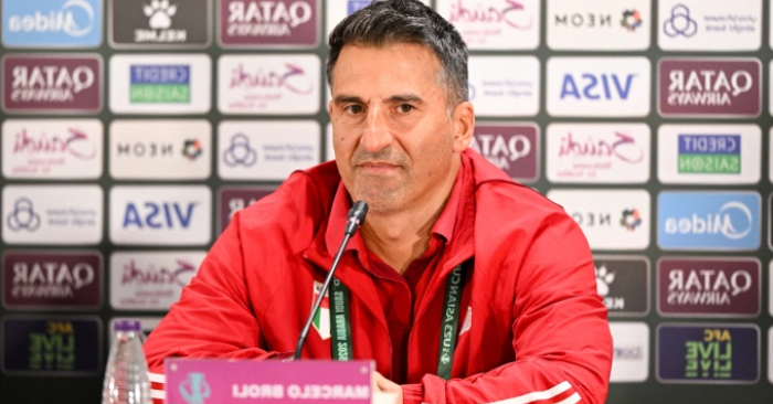 HLV UAE về nước thanh thản sau trận thua Việt Nam