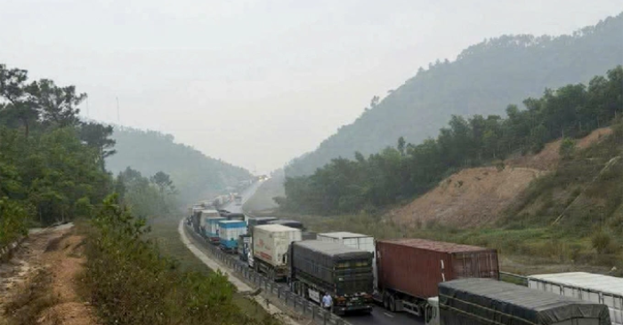 Tông xe liên hoàn trên cao tốc khiến một người tử vong