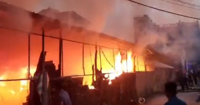 Cháy bãi phế liệu