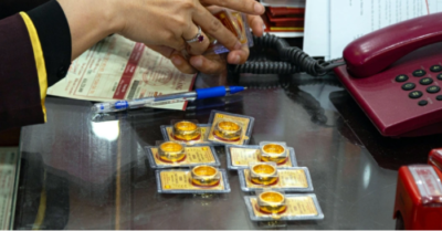 Giá vàng trong nước duy trì mức cao kỷ lục 177,3 triệu đồng khi thị trường thế giới biến động mạnh