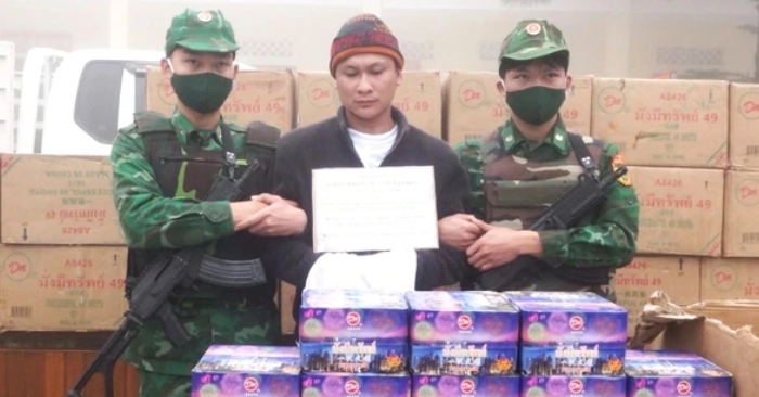 Bắt giữ hơn 1 tấn pháo lậu từ Lào vào Việt Nam