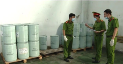 Công an TP.HCM điều tra đường dây mua bán trái phép chất cực độc xyanua