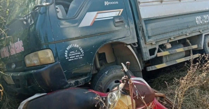 Ôtô trôi dốc tông tử vong bé gái 10 tuổi ở Đắk Lắk