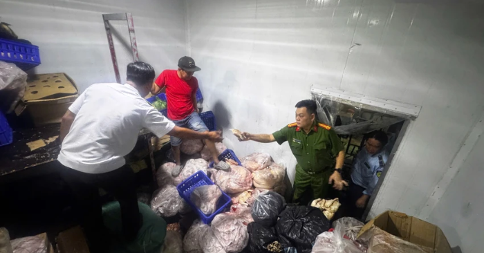 ng lạnh không rõ nguồn gốc, không nhãn mác, tiềm ẩn nguy cơ mất an toàn thực phẩm cho người tiêu dùng
