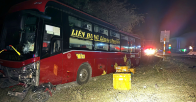 Tai nạn giao thông nghiêm trọng trên Quốc lộ 1A qua xã Hồng Sơn, xe khách va chạm xe máy làm một người tử vong
