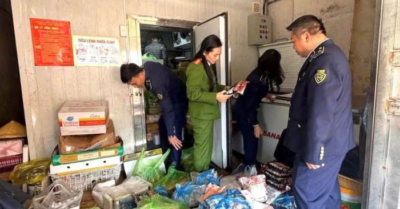 Thu giữ hơn 1,1 tấn thực phẩm bẩn trước Tết. Nhiều kho lạnh tại Thanh Hóa bị xử phạt