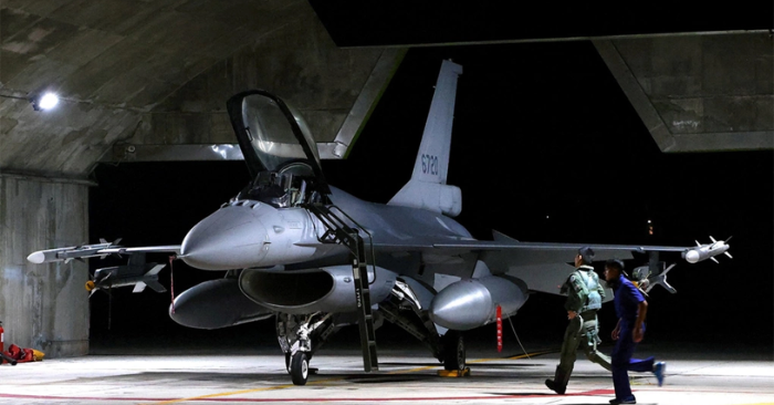 Phi công F-16V Đài Loan nhảy dù xuống biển, mở chiến dịch tìm kiếm khẩn cấp