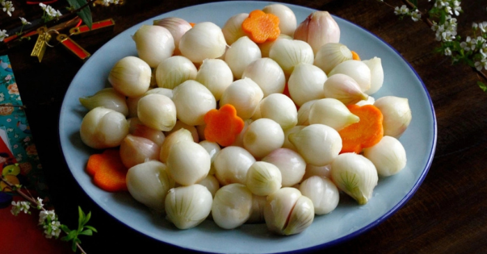 Kỹ thuật muối dưa hành đảm bảo độ giòn và hạn chế nổi váng trong dịp Tết
