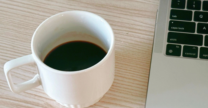 Ba sai lầm khi uống nước gây hại thầm lặng cho thận