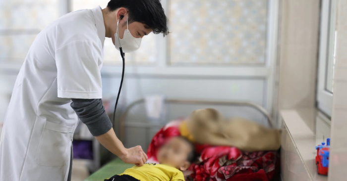 axit – Bé 3 tuổi uống nhầm khi phụ huynh dọn dẹp đón Tết