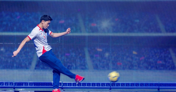 Màn bắn tiếng Nghệ An – Khánh Vy và Đình Bắc hội ngộ tại WeChoice Awards 2025