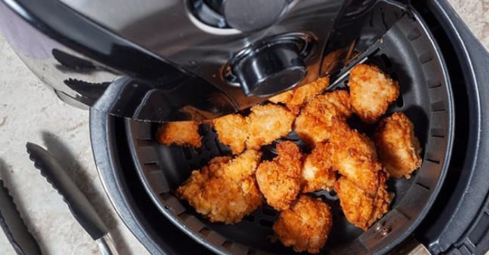 Nồi chiên không dầu: 5 sai lầm sử dụng gây hại sức khỏe