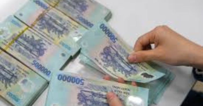 Lãi vay mua nhà vọt lên 14% người lo bán tháo, kẻ chùn tay