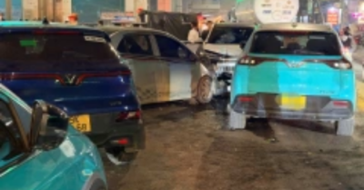 Nữ tài xế lái ô tô ngược chiều, tông liên tiếp 4 xe ở Hà Nội