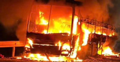 Xe khách chở 34 người về quê ăn Tết bất ngờ bốc cháy trên quốc lộ 1