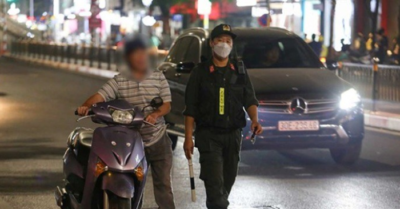 Uống rượu, bia rồi dắt xe về nhà có bị đo nồng độ cồn và xử phạt không?