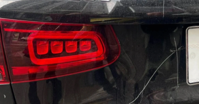 Khởi tố hình sự vụ đập gương, cào xước xe Mercedes ở Hà Nội