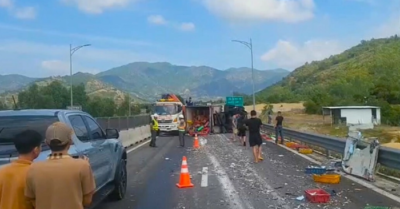 4 ôtô tông liên hoàn trên cao tốc Cam Lâm – Vĩnh Hảo, ùn tắc hơn 2 km