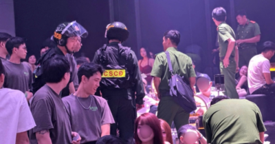 Trăm cảnh sát đột kích bar Aplus giữa trung tâm TP HCM, phát hiện nhiều người dương tính ma túy