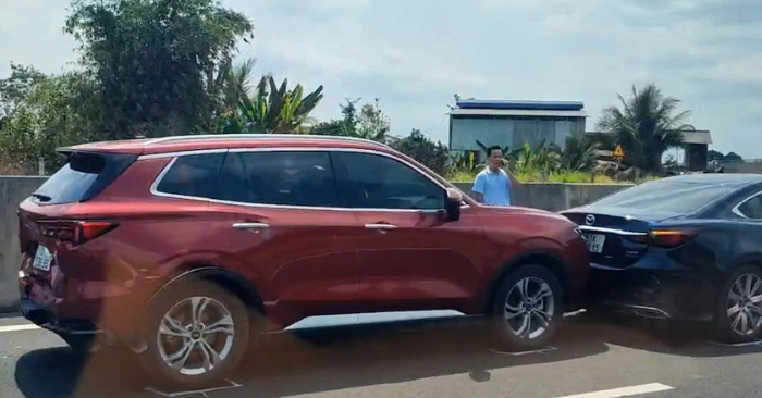 7 ôtô va chạm liên hoàn trên cao tốc Phan Thiết – Dầu Giây gây ùn tắc trong ngày cuối nghỉ Tết