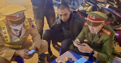 Thanh niên vứt xe bỏ chạy khi thấy Công an, bị khống chế và lộ hành vi trộm cắp xe máy