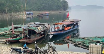 Tàu khách chìm trên hồ Thác Bà làm 6 người chết, chở quá tải gấp đôi quy định