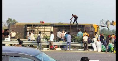 Xe buýt hai tầng lật nghiêng trên cao tốc ở Ấn Độ, ít nhất 5 người thiệt mạng
