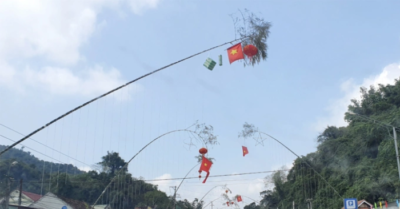 Tai nạn dựng cây nêu ngày Tết