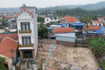 Một gia đình tại Hải Phòng phải di dời nhà vì xây nhầm đất