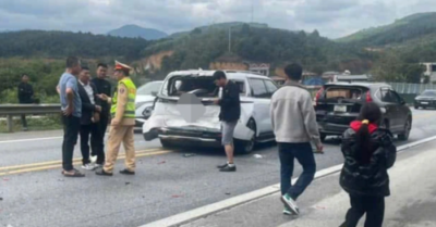 Tai nạn cao tốc Nội Bài – Lào Cai: Va chạm liên hoàn gây ùn tắc