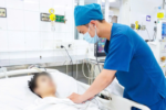 Nam sinh nguy kịch do biến chứng hiếm gặp của sốt xuất huyết