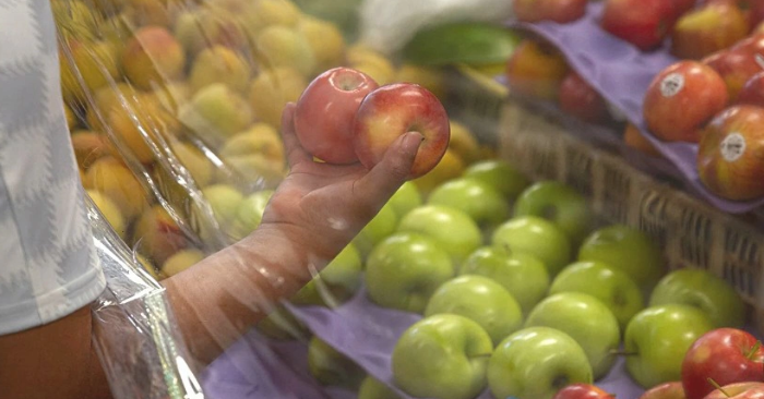 Táo châu Âu chứa hỗn hợp hóa chất bảo vệ thực vật gây hại